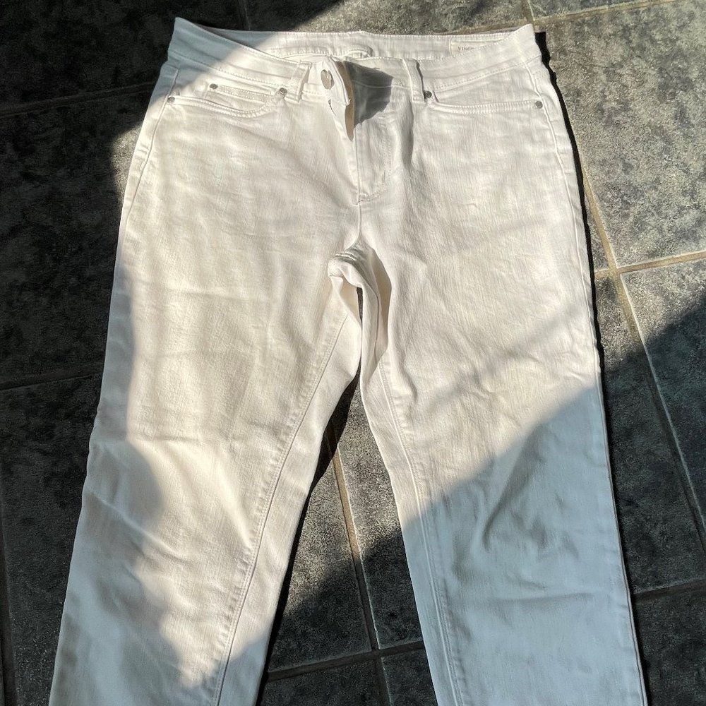 Vince Camuto white jeans size 31/32